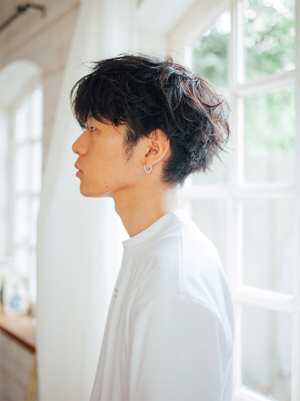 ヘアスタイル「無造作パーマ」の側面画像
