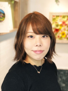 調布北口にある美容室・美容院「ヘアメイク　パッセージ（passage）調布北口店」のスタッフ「茂木 美沙紀」